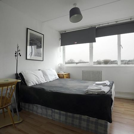 Double Room In Private Apartment Лондон Экстерьер фото