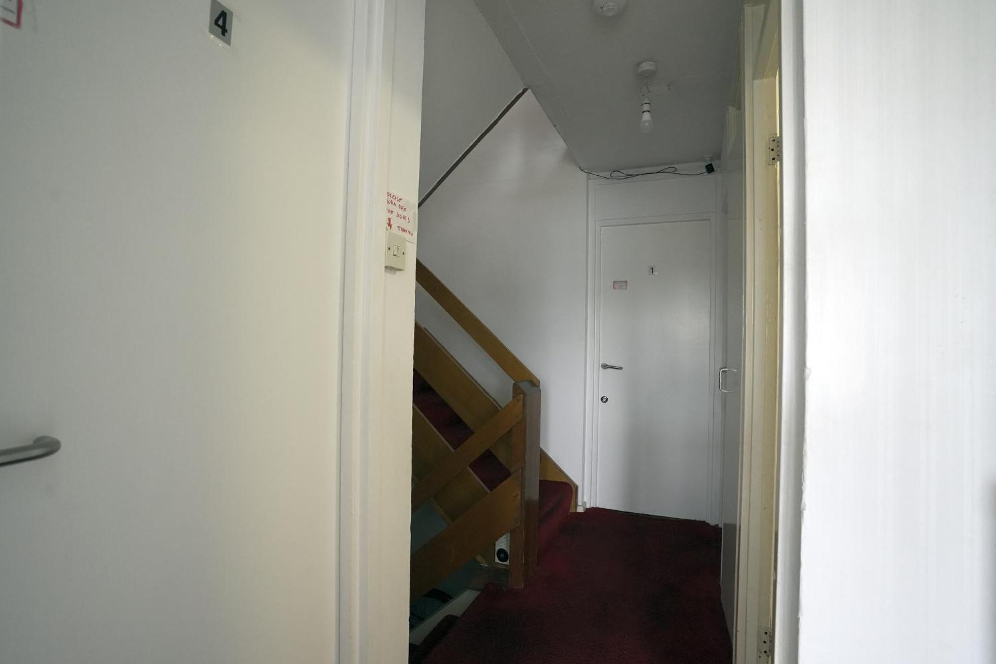 Double Room In Private Apartment Лондон Экстерьер фото